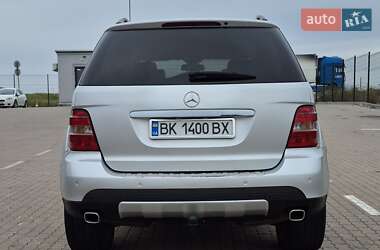 Внедорожник / Кроссовер Mercedes-Benz M-Class 2006 в 