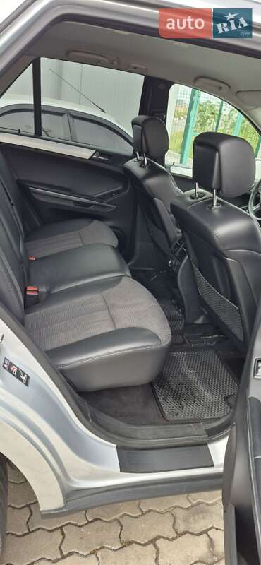 Внедорожник / Кроссовер Mercedes-Benz M-Class 2006 в Дубно