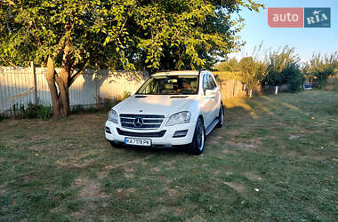 Позашляховик / Кросовер Mercedes-Benz M-Class 2010 в 