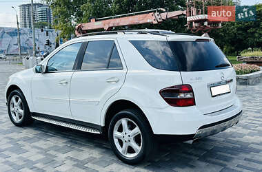 Позашляховик / Кросовер Mercedes-Benz M-Class 2008 в 
