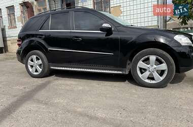 Внедорожник / Кроссовер Mercedes-Benz M-Class 2010 в 