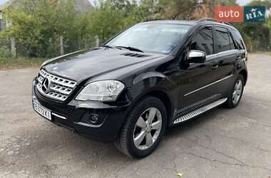 Внедорожник / Кроссовер Mercedes-Benz M-Class 2010 в 