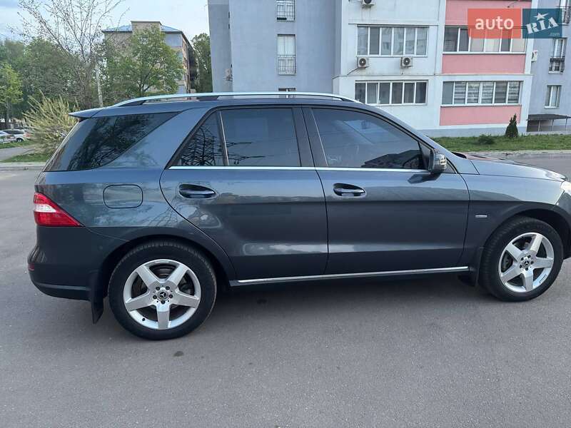 Внедорожник / Кроссовер Mercedes-Benz M-Class 2012 в Харькове