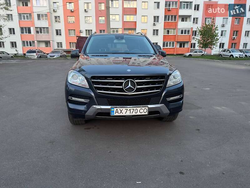 Mercedes-Benz M-Class 2012 Mercedes-Benz M-Class 2012