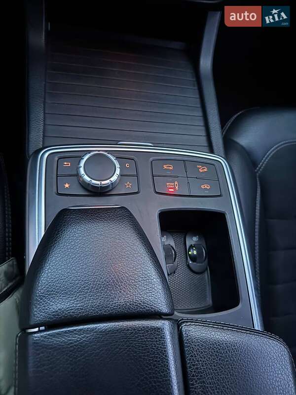 Внедорожник / Кроссовер Mercedes-Benz M-Class 2012 в Харькове