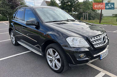 Позашляховик / Кросовер Mercedes-Benz M-Class 2010 в 