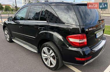 Позашляховик / Кросовер Mercedes-Benz M-Class 2010 в 