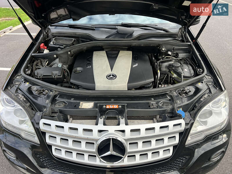 Позашляховик / Кросовер Mercedes-Benz M-Class 2010 в Києві