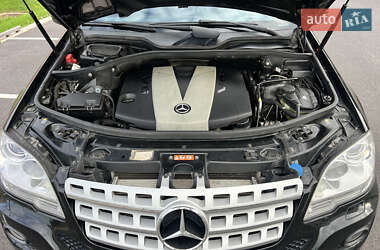 Позашляховик / Кросовер Mercedes-Benz M-Class 2010 в 