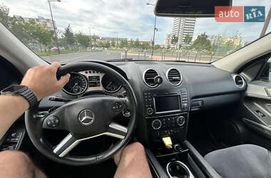 Позашляховик / Кросовер Mercedes-Benz M-Class 2010 в 