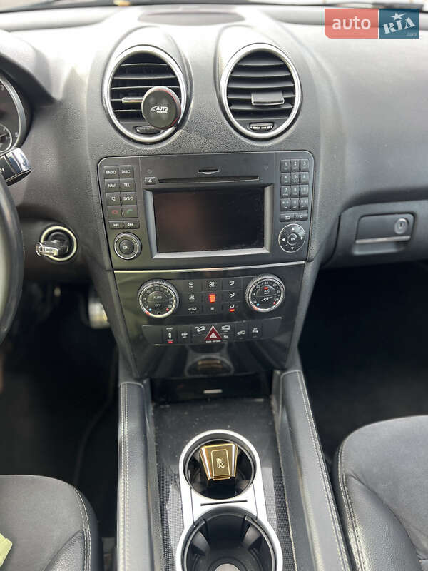 Позашляховик / Кросовер Mercedes-Benz M-Class 2010 в Києві