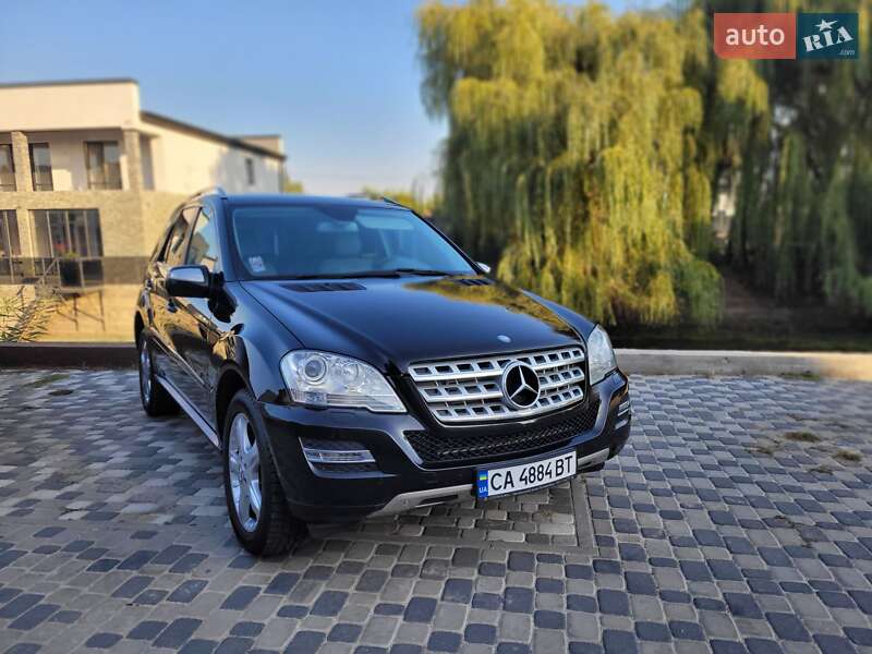 Позашляховик / Кросовер Mercedes-Benz M-Class 2010 в Черкасах