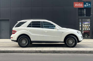 Внедорожник / Кроссовер Mercedes-Benz M-Class 2011 в 