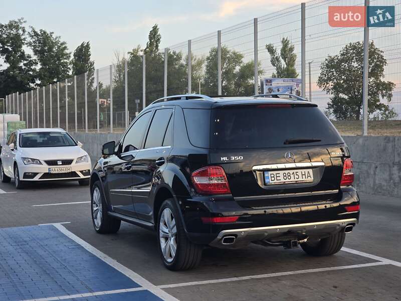 Позашляховик / Кросовер Mercedes-Benz M-Class 2010 в Первомайську