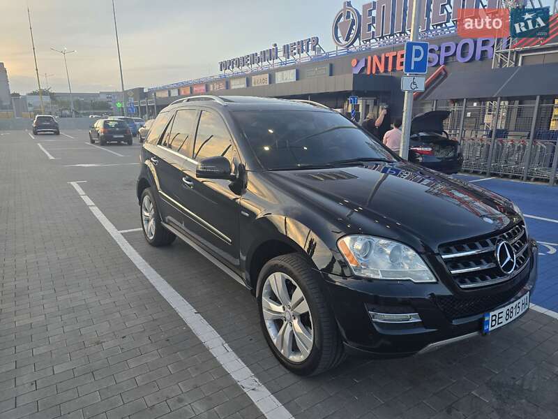 Позашляховик / Кросовер Mercedes-Benz M-Class 2010 в Первомайську