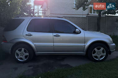 Позашляховик / Кросовер Mercedes-Benz M-Class 2004 в 