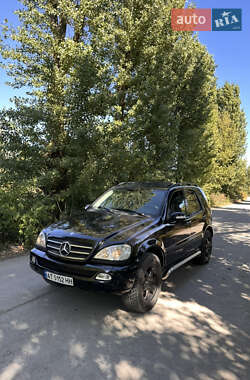 Позашляховик / Кросовер Mercedes-Benz M-Class 2000 в 