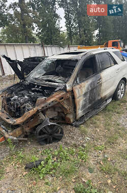 Внедорожник / Кроссовер Mercedes-Benz M-Class 2014 в 