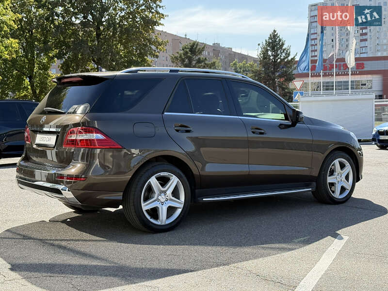 Позашляховик / Кросовер Mercedes-Benz M-Class 2013 в Харкові