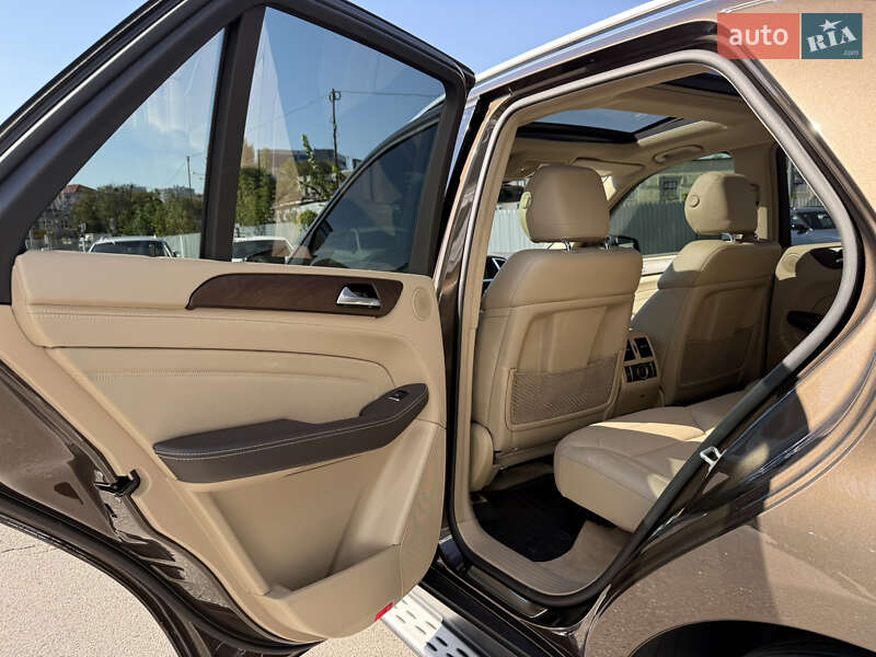 Позашляховик / Кросовер Mercedes-Benz M-Class 2013 в Харкові