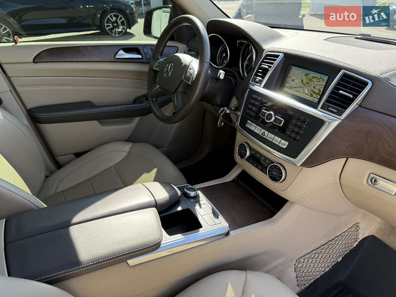 Позашляховик / Кросовер Mercedes-Benz M-Class 2013 в Харкові