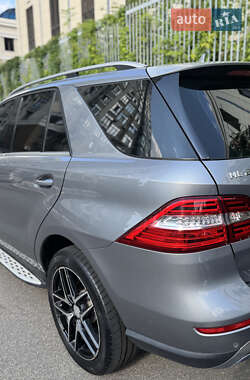 Внедорожник / Кроссовер Mercedes-Benz M-Class 2011 в 