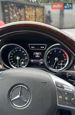 Позашляховик / Кросовер Mercedes-Benz M-Class 2014 в 