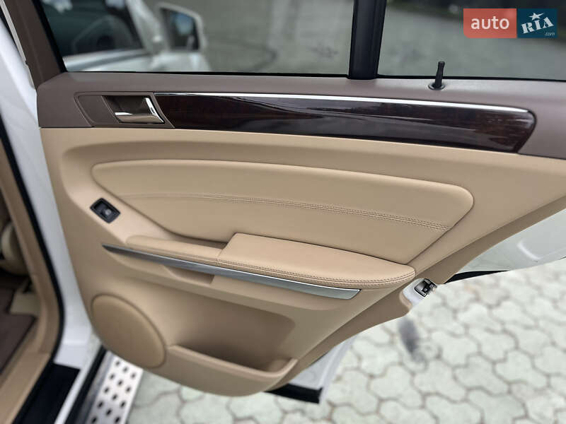 Внедорожник / Кроссовер Mercedes-Benz M-Class 2011 в Дубно