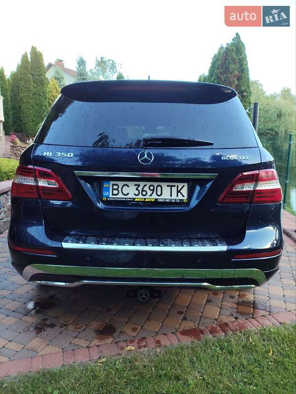 Внедорожник / Кроссовер Mercedes-Benz M-Class 2013 в Киеве