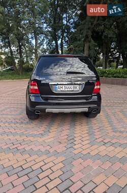 Внедорожник / Кроссовер Mercedes-Benz M-Class 2006 в 