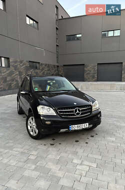 Внедорожник / Кроссовер Mercedes-Benz M-Class 2005 в 
