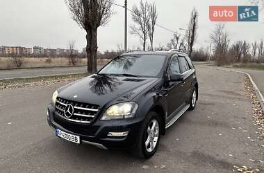 Внедорожник / Кроссовер Mercedes-Benz M-Class 2010 в Кривом Роге
