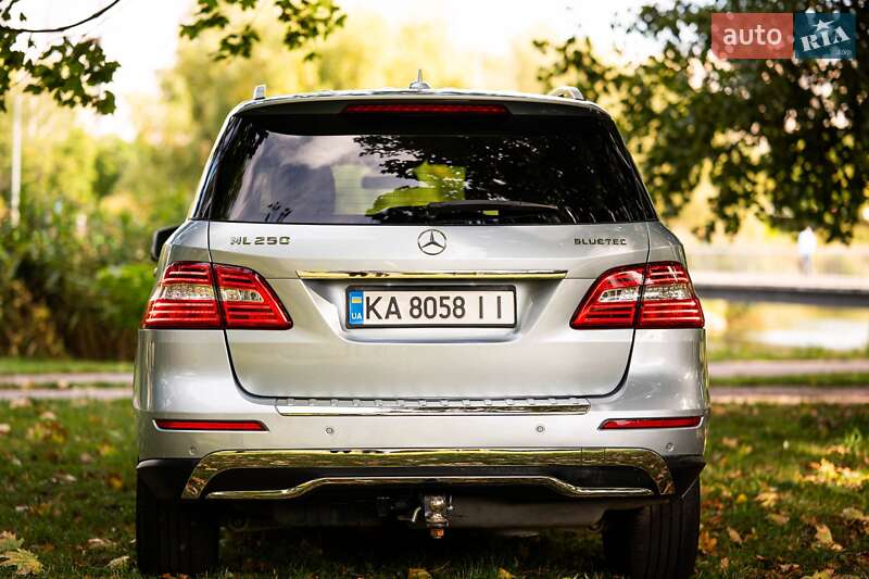 Позашляховик / Кросовер Mercedes-Benz M-Class 2015 в Києві