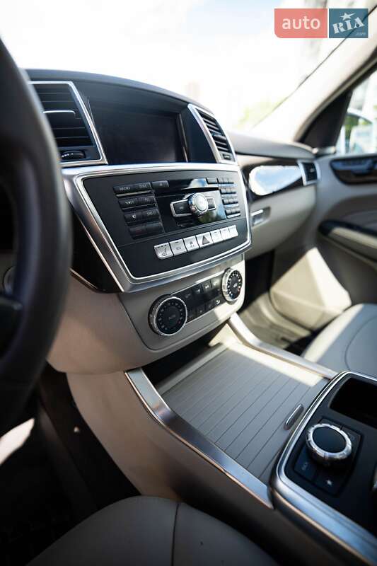 Позашляховик / Кросовер Mercedes-Benz M-Class 2015 в Києві