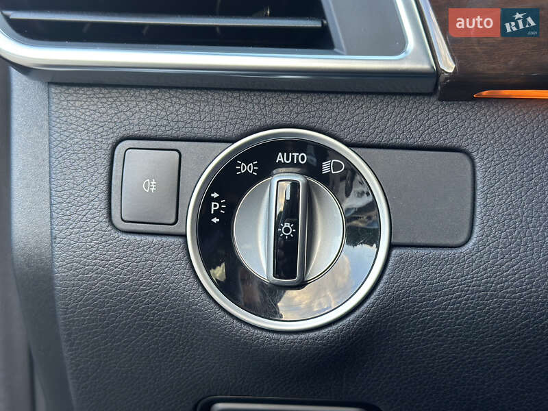 Позашляховик / Кросовер Mercedes-Benz M-Class 2012 в Києві