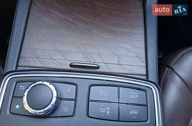 Позашляховик / Кросовер Mercedes-Benz M-Class 2014 в 