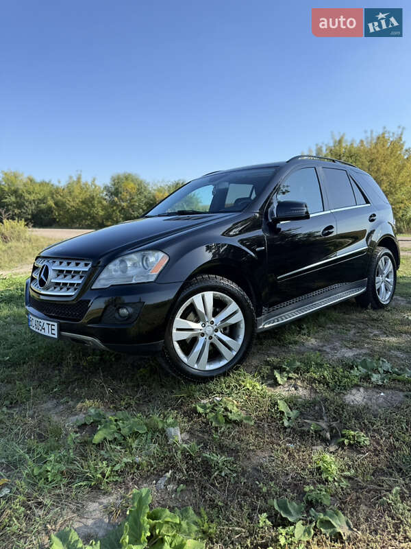 Внедорожник / Кроссовер Mercedes-Benz M-Class 2011 в Куликове