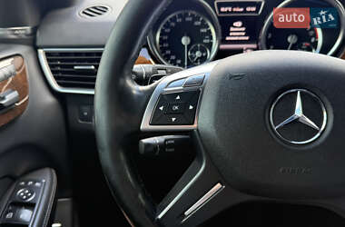 Внедорожник / Кроссовер Mercedes-Benz M-Class 2013 в 
