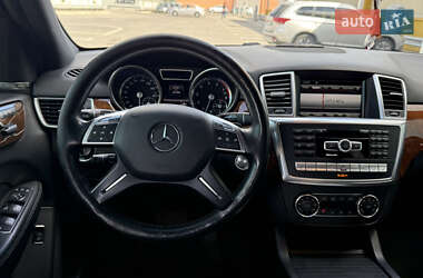 Внедорожник / Кроссовер Mercedes-Benz M-Class 2013 в 