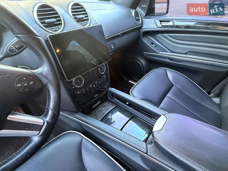Позашляховик / Кросовер Mercedes-Benz M-Class 2011 в Києві