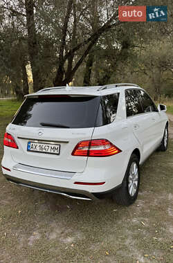 Позашляховик / Кросовер Mercedes-Benz M-Class 2014 в 