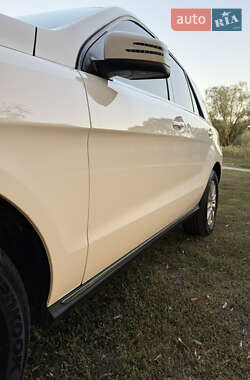 Позашляховик / Кросовер Mercedes-Benz M-Class 2014 в 