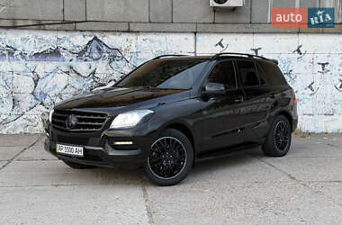 Внедорожник / Кроссовер Mercedes-Benz M-Class 2011 в 