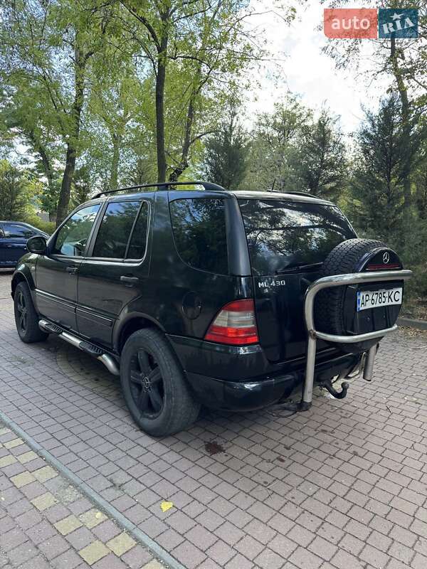Позашляховик / Кросовер Mercedes-Benz M-Class 2000 в Запоріжжі