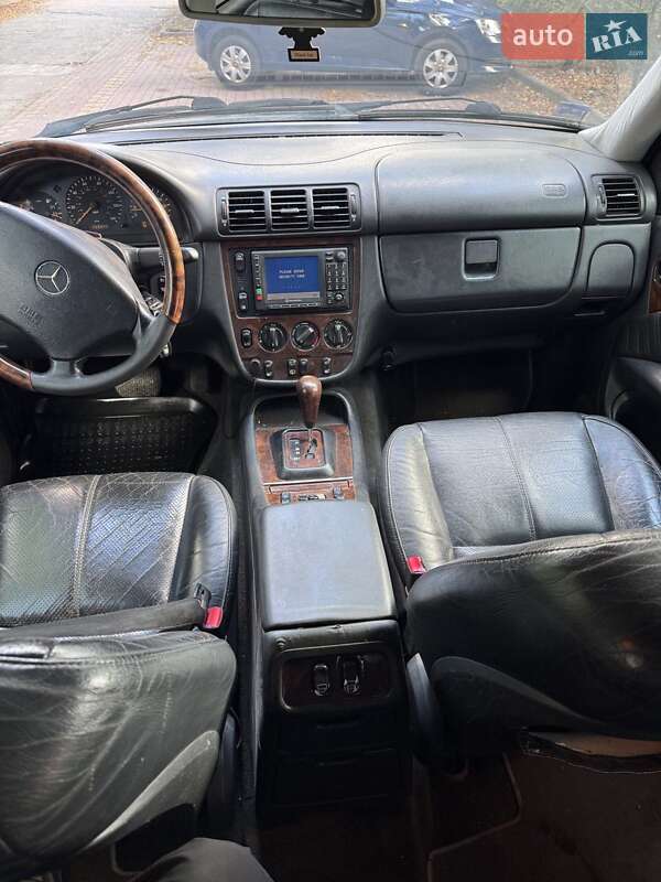 Позашляховик / Кросовер Mercedes-Benz M-Class 2000 в Запоріжжі