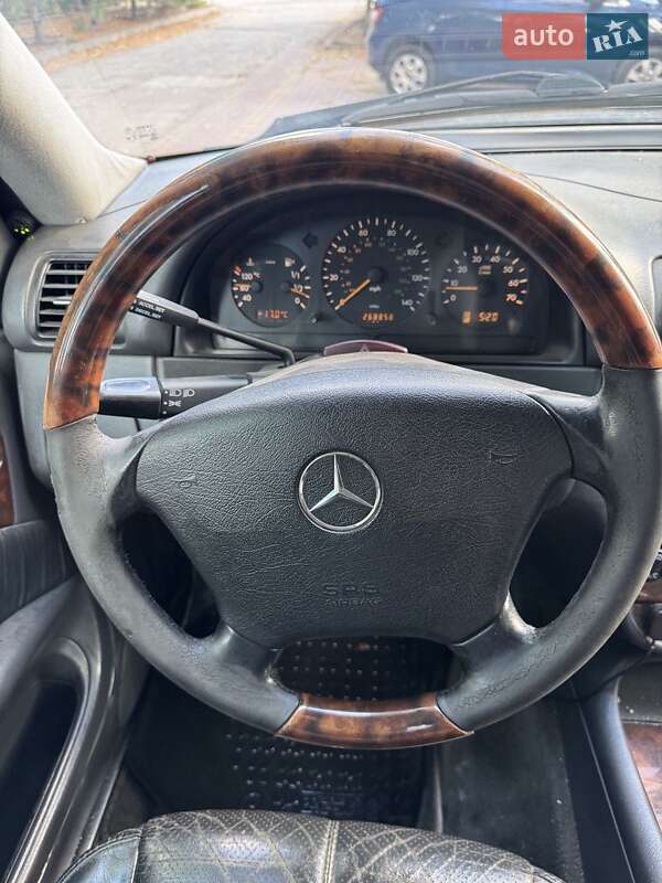 Позашляховик / Кросовер Mercedes-Benz M-Class 2000 в Запоріжжі