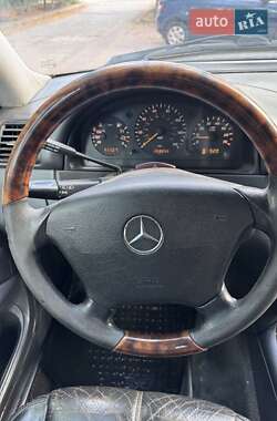 Внедорожник / Кроссовер Mercedes-Benz M-Class 2000 в 
