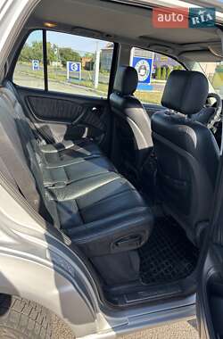 Внедорожник / Кроссовер Mercedes-Benz M-Class 2004 в 