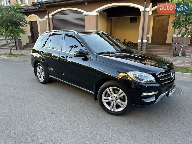 Внедорожник / Кроссовер Mercedes-Benz M-Class 2015 в Броварах