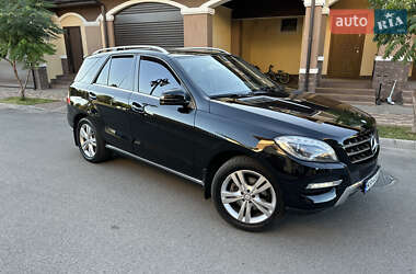 Внедорожник / Кроссовер Mercedes-Benz M-Class 2015 в 